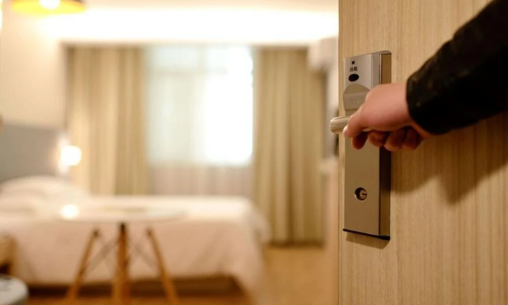 Κατατέθηκε η τροπολογία για τη δημιουργία δωματίων προσωπικού στα ξενοδοχεία